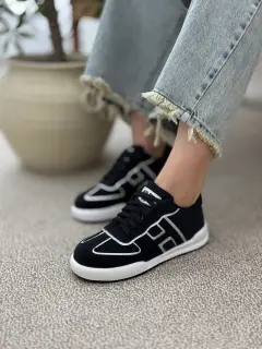 کتونی H*